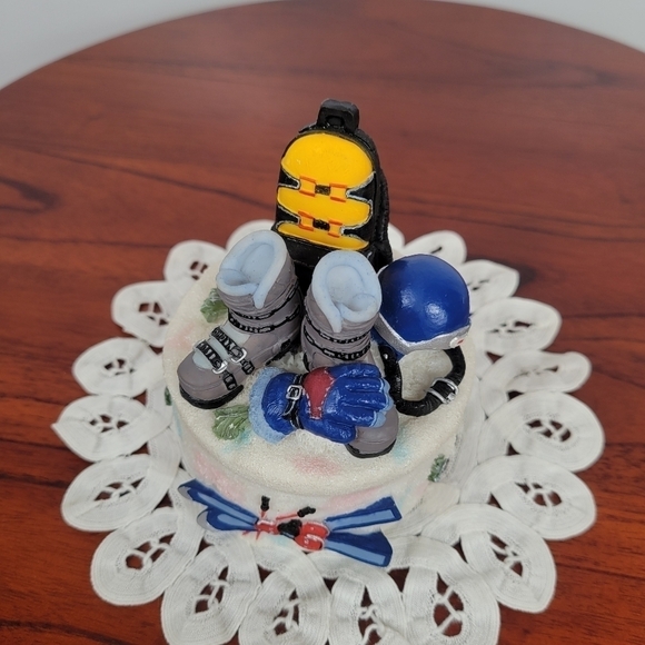 Vintage A. Richesco Corp Resin 3D Skiing Trinket Box 1980s Rare unique - Picture 6 of 17